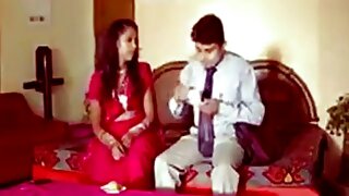 Slutty आणि आकर्षक curvy श्यामला