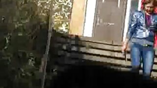 सुंदर तरुण चिक जिल कासिडी तिचे डोके देते आणि कठोरपणे चोदते